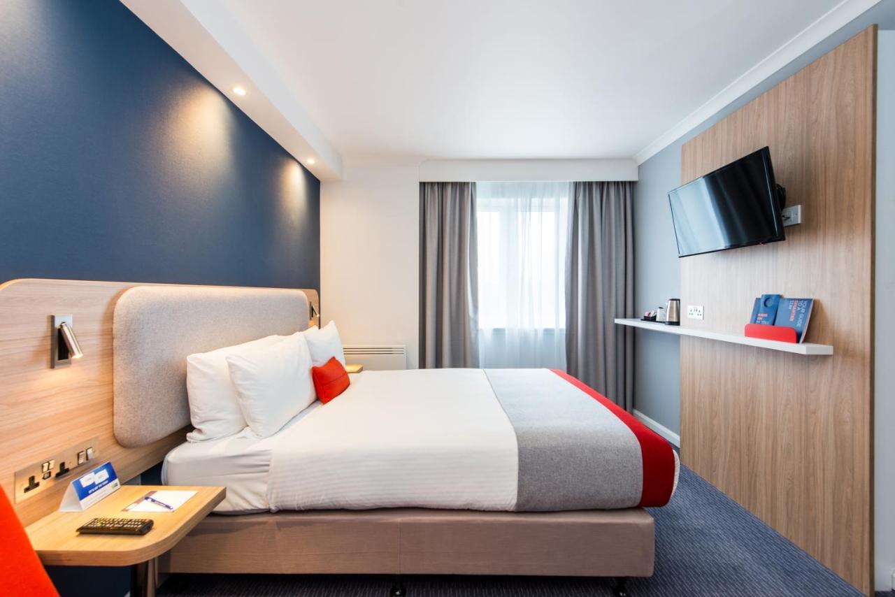 Express Strathclyde Park M74, Jct 5 By Ihg