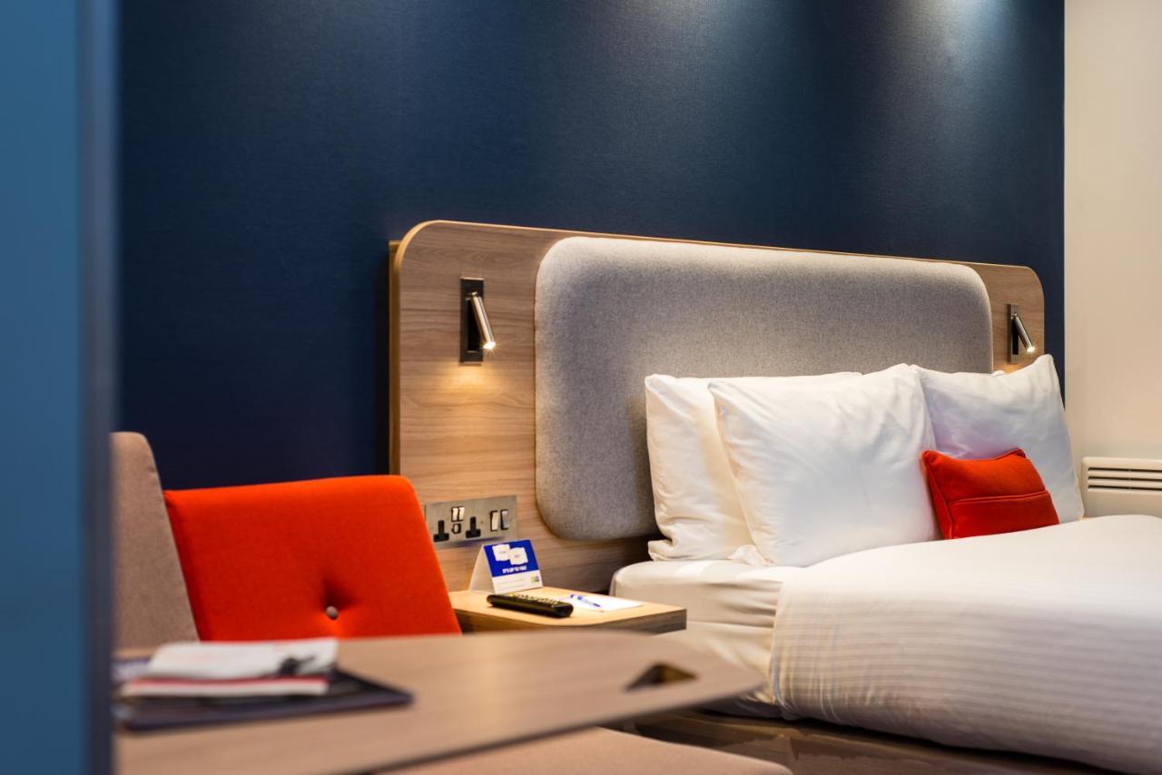 Express Strathclyde Park M74, Jct 5 By Ihg 3*