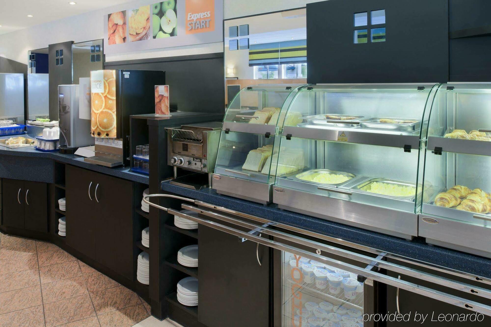 Express Strathclyde Park M74, Jct 5 By Ihg Hotel 3*