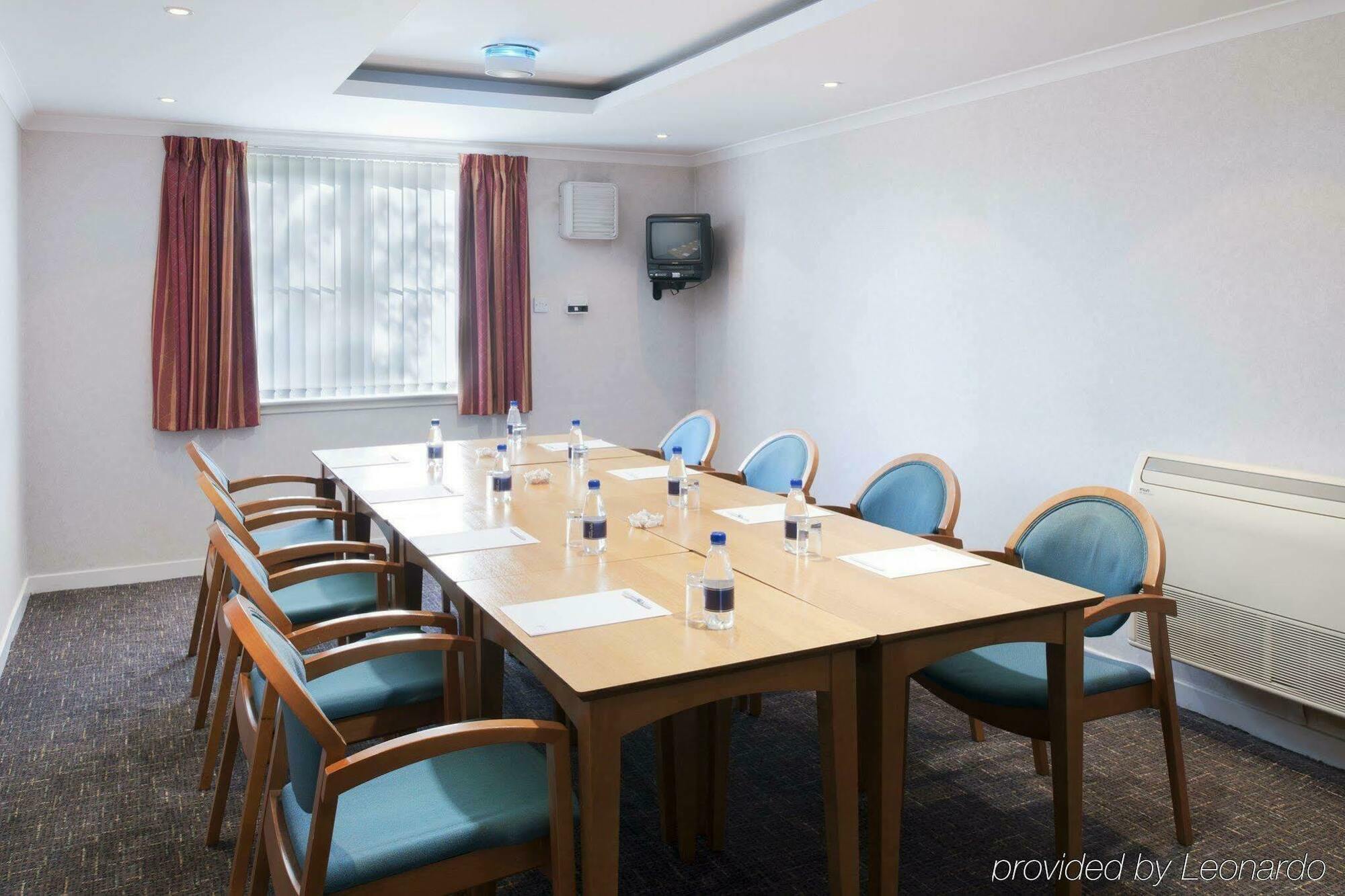 Express Strathclyde Park M74, Jct 5 By Ihg 3* Motherwell